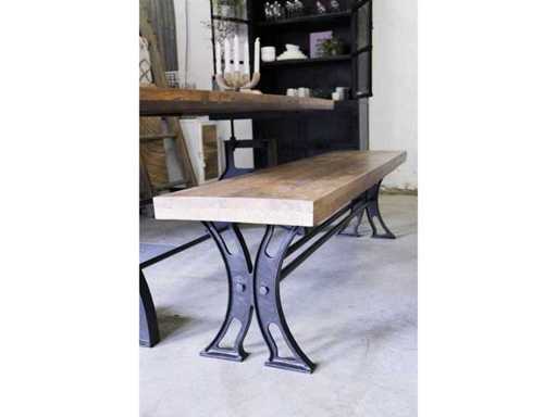 Quip & Co - Bench with cast iron base