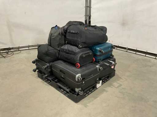 Valgie e borse del weekend con contenuti sconosciuti