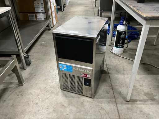 Icematic C28 AX Maszyna do Kostek Lodu