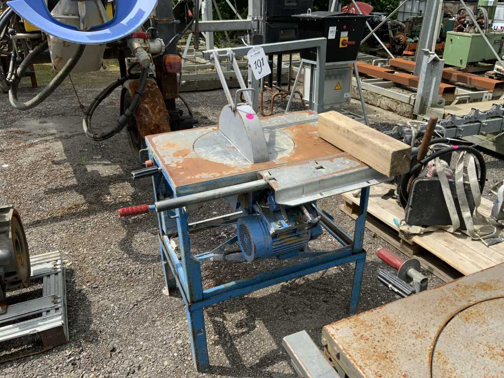Construction saw table