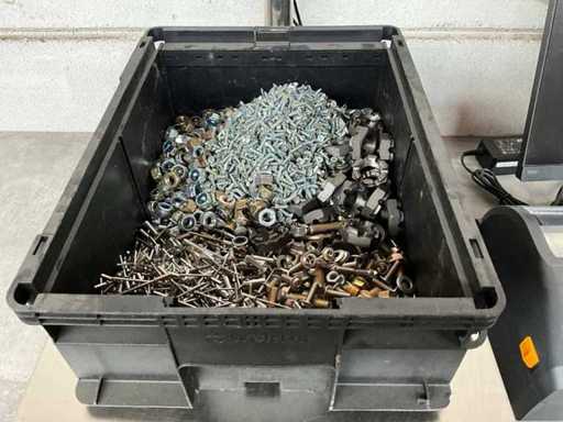 Würth 12,93 kg Verschiedene Befestigungselemente im stapelbaren Behälter