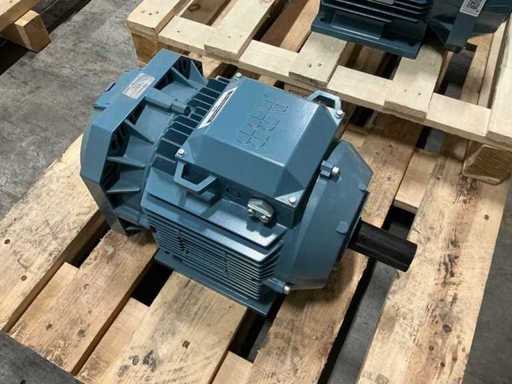 Moteur électrique ABB M3AA 132 SC2
