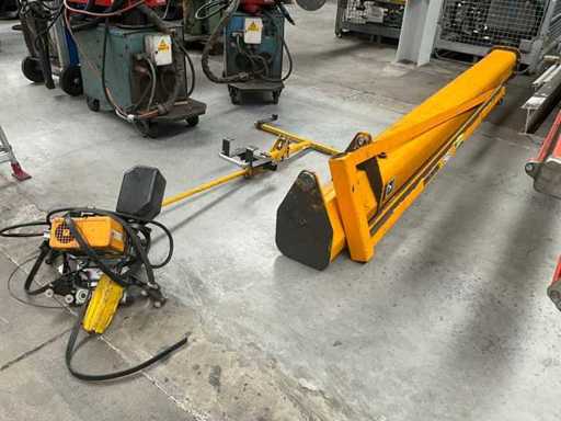 Heavy Column/Swing Arm Crane Post Statech with Arm DEMAG