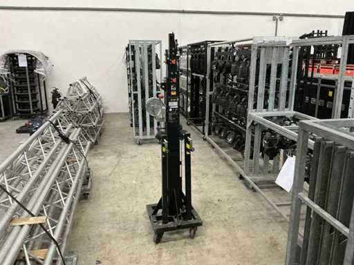 Mammoth Stands MT200 Material Lift