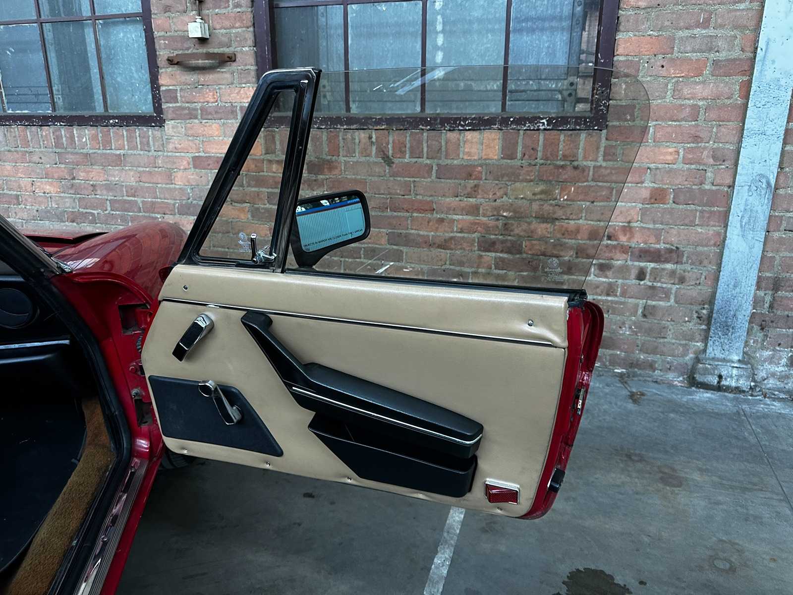 Alfa Romeo Spider 2.0 118pk 1987, NS-842-F