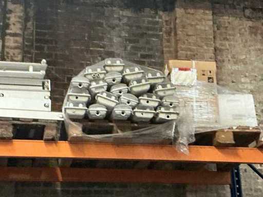 Batch of fluorescent fixtures