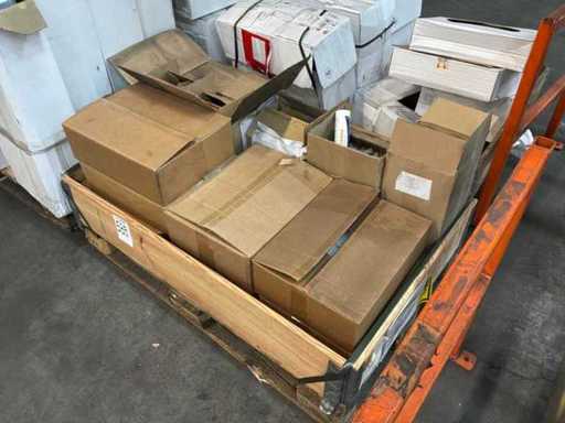 Partij bevestigingsmateriaal kit lijm en tape (11x)