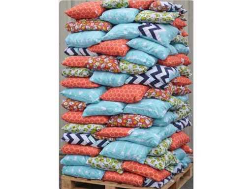 Palettes de 144 coussins neuf mélange de modèle et de style 45 cm par 45 cm 