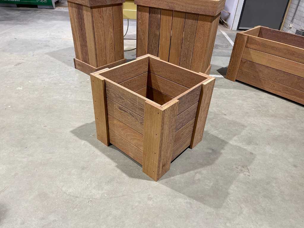 Hardwood planter(s) low l 60x60x60cm (9x)