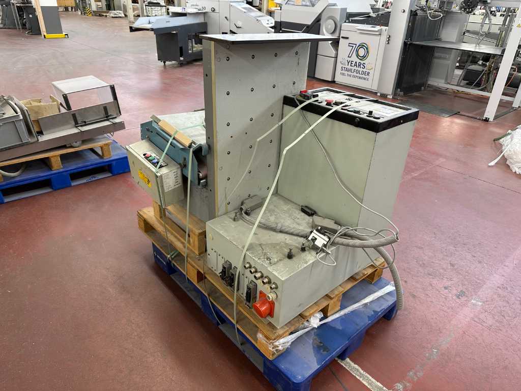 MBO / Nordson - 3 pallets with machine accessories