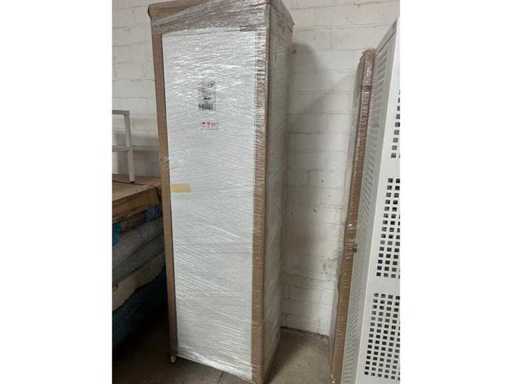 - Armoire métallique