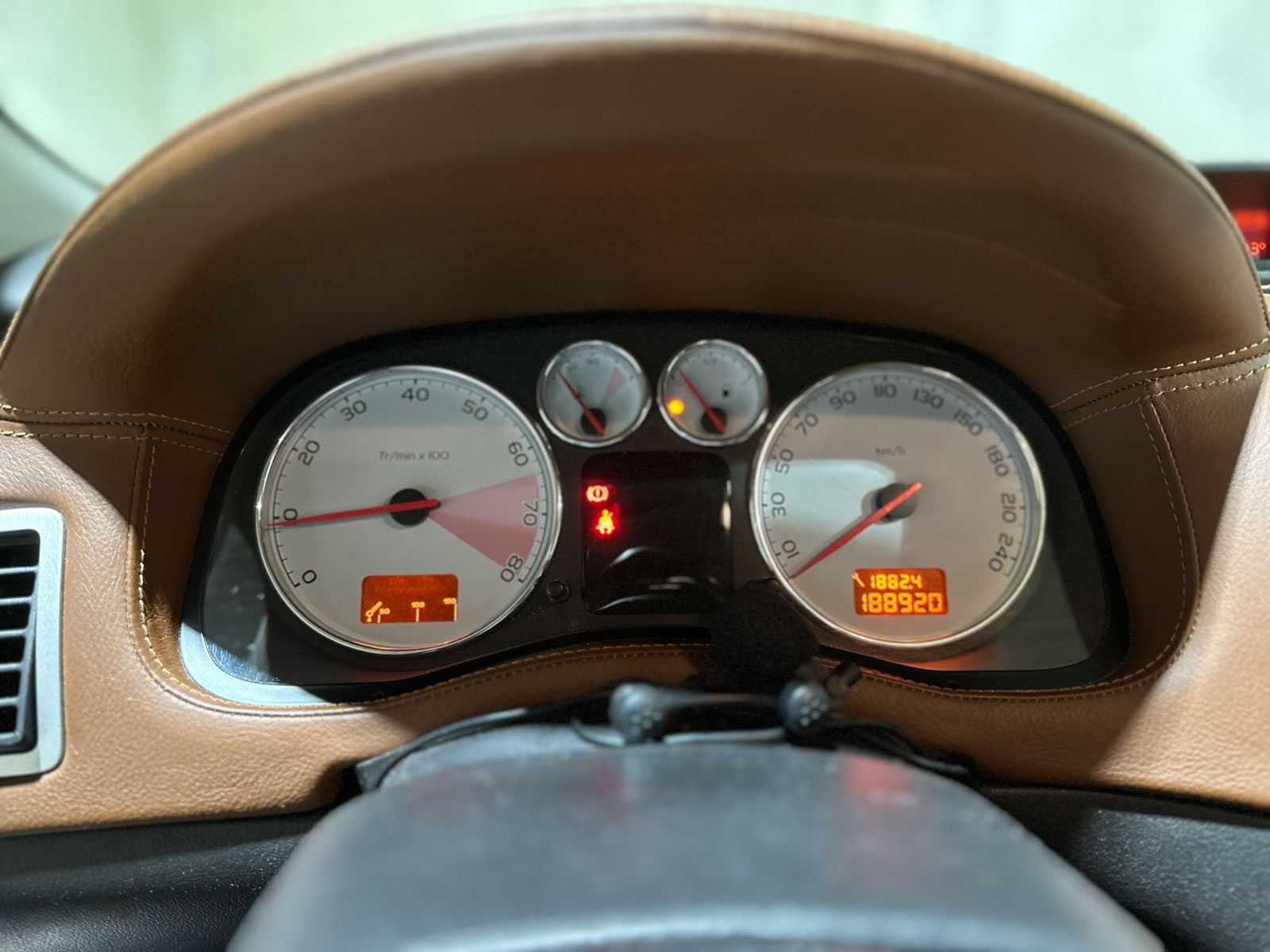 Peugeot 307 CC 2.0-16V 136pk 2005, 67-RG-XG