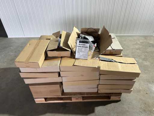 Miscellaneous parts - Keyless system - Outboard motor parts (30x)