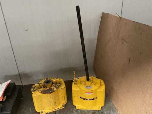 Pompe hydraulique Enerpac (2x)