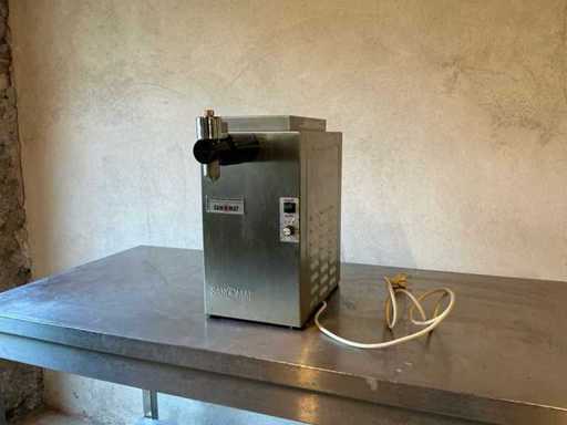 Sanomat Piccolo Whipped Cream Machine