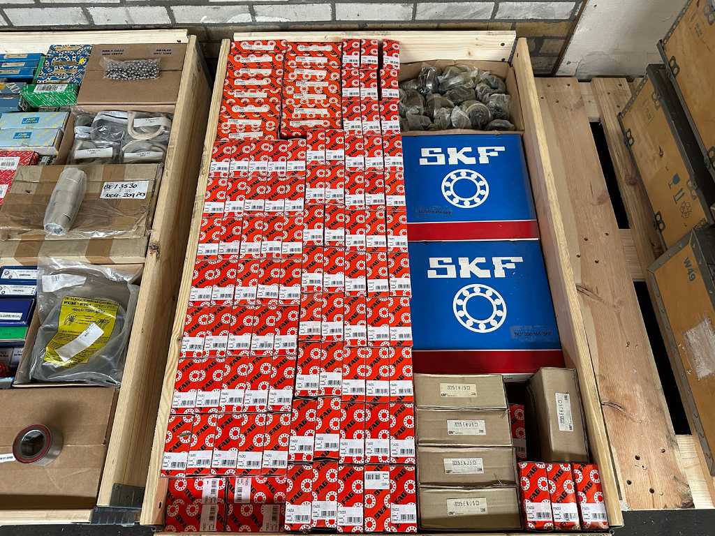 195kg (nett) bearings from FAG / SKF / CHF (B1434)