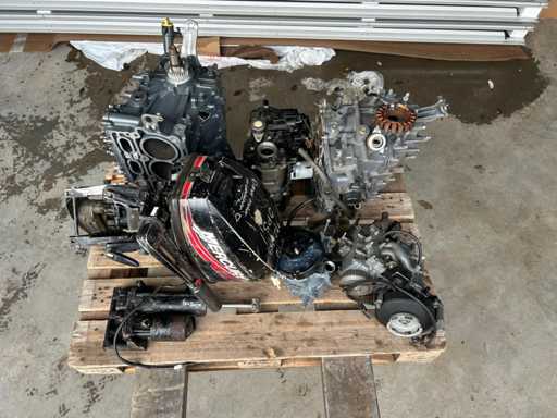 Miscellaneous parts - Engine blocks - Outboard motor parts