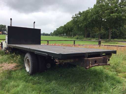 Cargo floor twistlock and legs