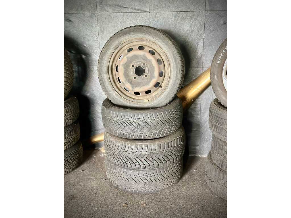 Nokian Weatherproof tire set