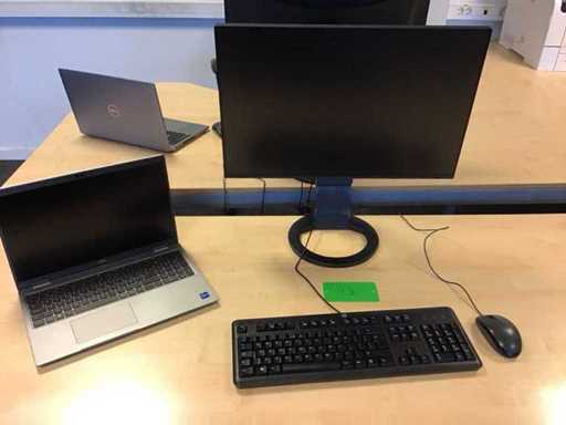 Dell latitude 5520 i7 incl monitors and accessories 