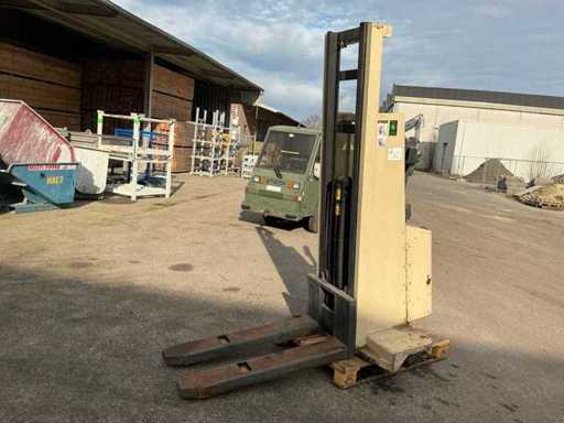 1993 Crown 141 Stapelaar