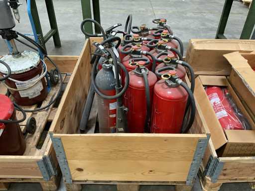 Partia gaśnic, 14 sztuk