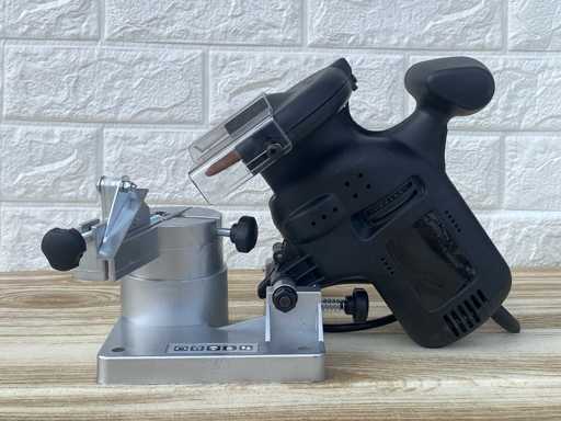 Chainsaw sharpener