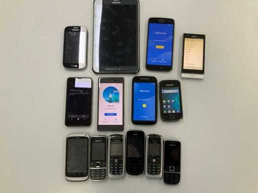 Diverse Vintage telefoons(Samsung, Nokia, Motorola) (14x)