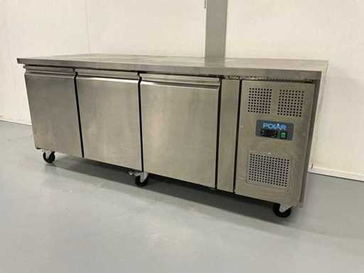Polar GL184-E – trzydrzwiowy stół chłodniczy