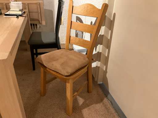 Ró?ne krzes?a do jadalni (4x)