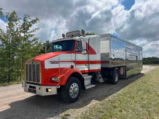 Kenworth T800 heavy duty truck and multi-function catering trailer