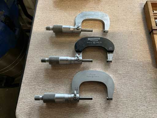 Mitutoyo 25-50 Outer size micrometer (3x)