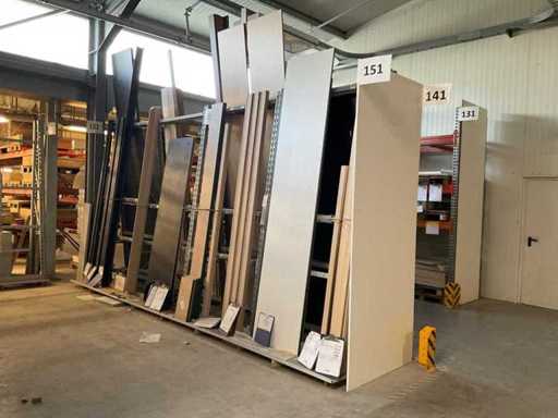 BÄR Verticale plank, met inhoud