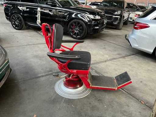 vintage barbiersstoel