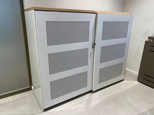 Armoire à porte coulissante en acier acoustique de hauteur moyenne