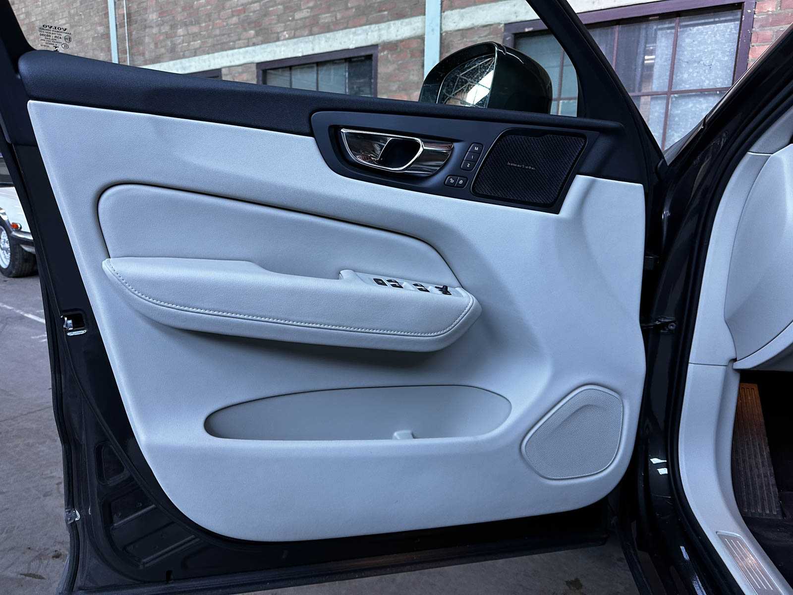 Volvo XC60 2.0 T8 Twin Engine AWD Inscription R-Design 303pk 2019, R-244-TZ