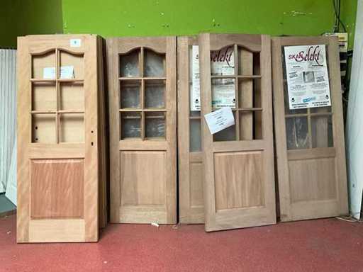 Various wooden doors (53x)