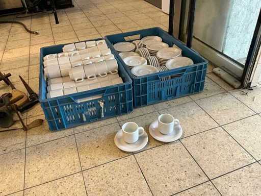 Tazza e piattini da caffè (110 volte)