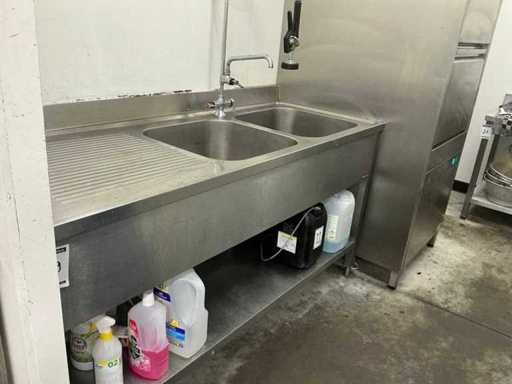 Stainless steel sink