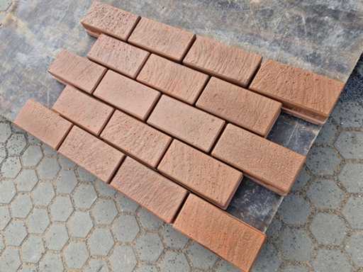 Blocs de béton (environ 65 m²)