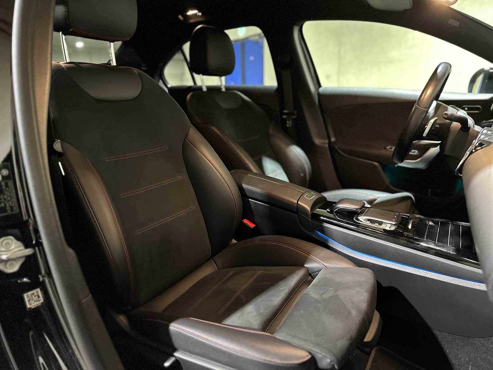 Mercedes-Benz A200 Business Solution AMG A-klasse 163pk 2020 (Origineel-NL), J-049-DZ