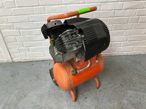 Sprężarka tłokowa Fiac FV 304-20 z 2018 roku