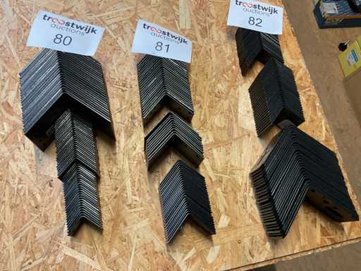 64 Zwarte hoek verbinders