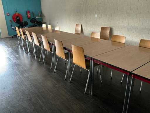 Kantinetafels met stoelen