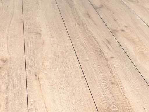 61 m2 deska laminowana – 1383 x 193 x 7 mm