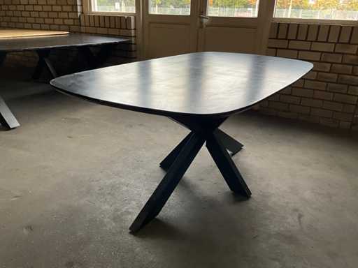 Table de salle à manger en bois