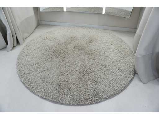 Round rug