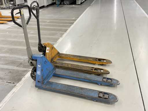   2 transpalettes à main