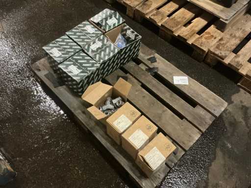 STAUFF/VOSS Lots of Hydraulic Fittings