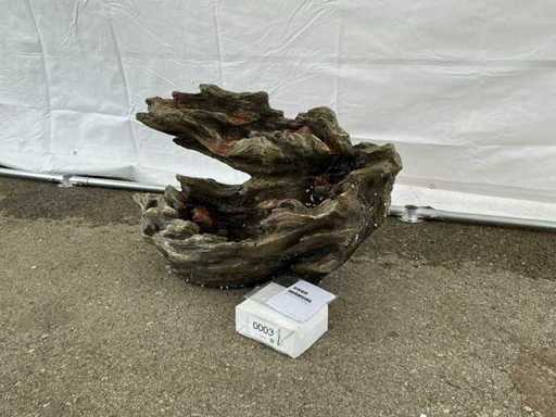 Water fountain with accessories